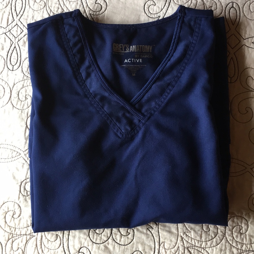 Navy blue Grey’s Anatomy scrub top